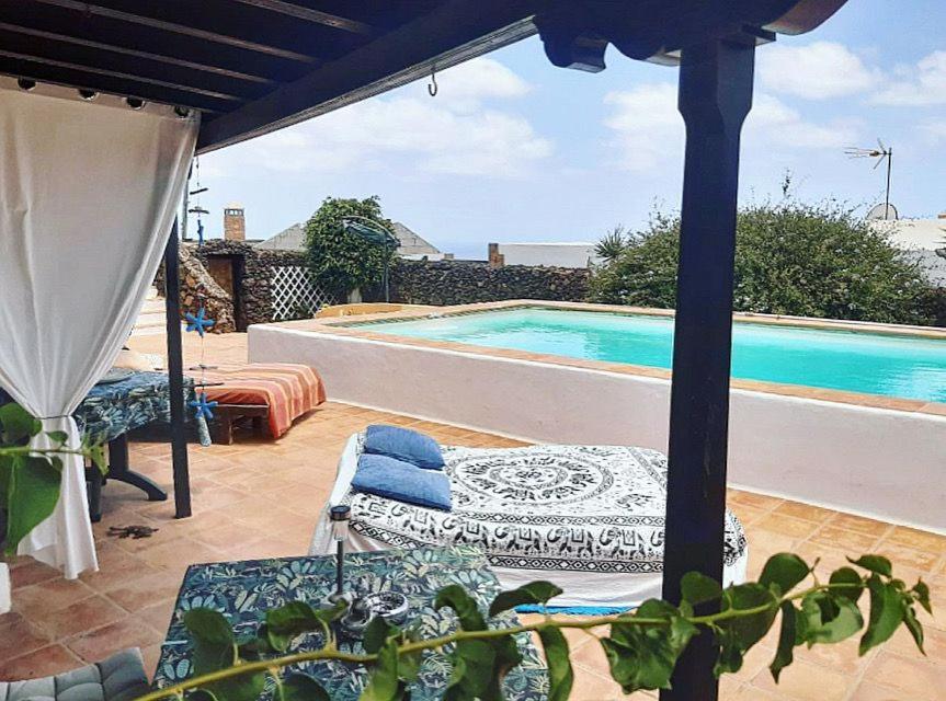לינה וארוחת בוקר Tías Tipica Lanzarote House Only Adults מראה חיצוני תמונה