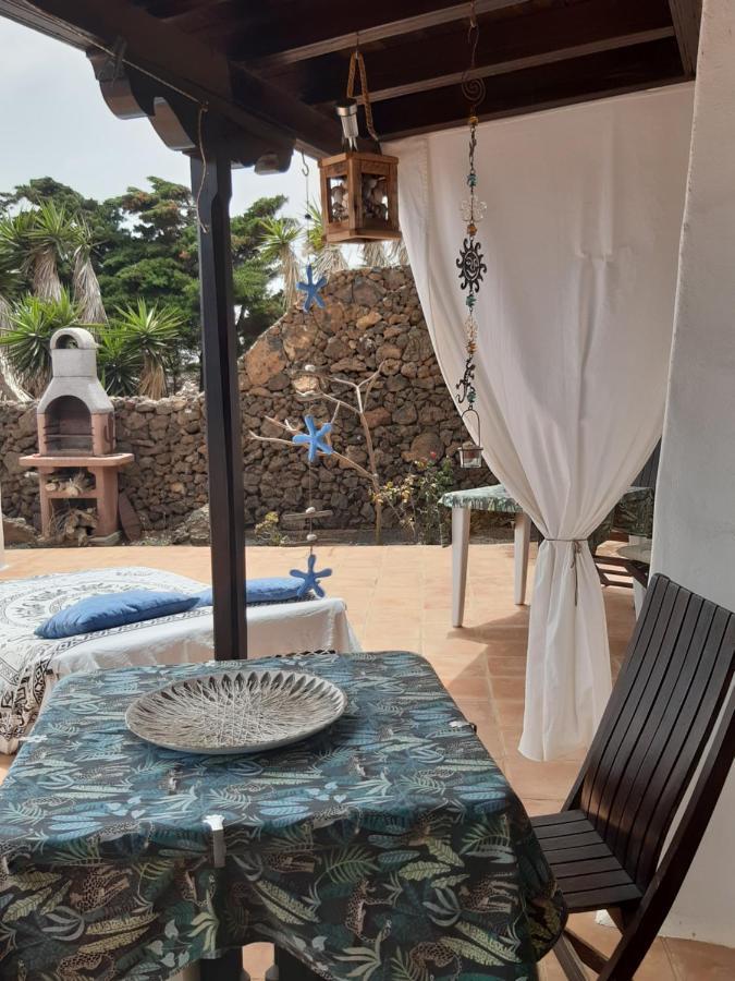 לינה וארוחת בוקר Tías Tipica Lanzarote House Only Adults מראה חיצוני תמונה