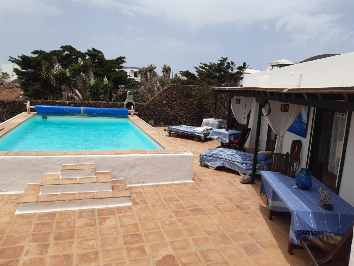 לינה וארוחת בוקר Tías Tipica Lanzarote House Only Adults מראה חיצוני תמונה