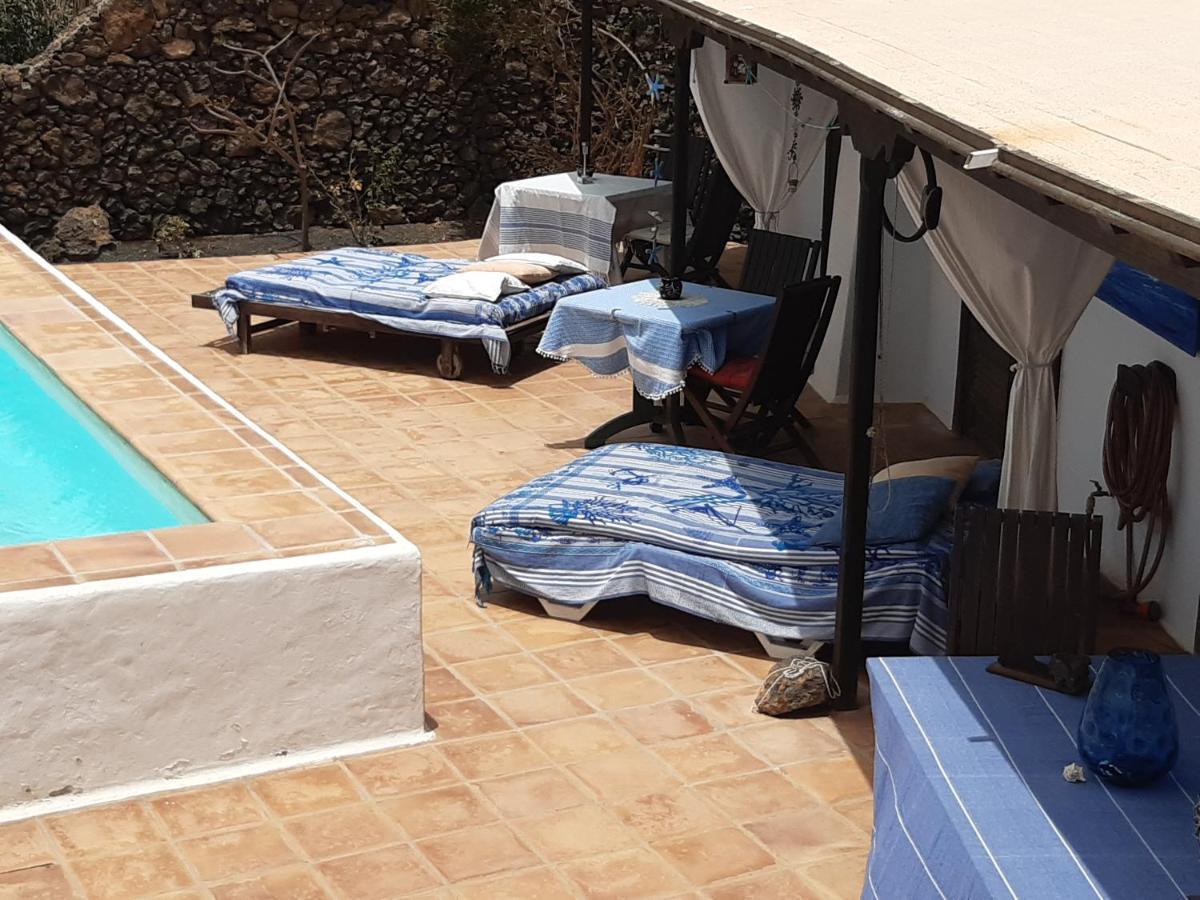 לינה וארוחת בוקר Tías Tipica Lanzarote House Only Adults מראה חיצוני תמונה