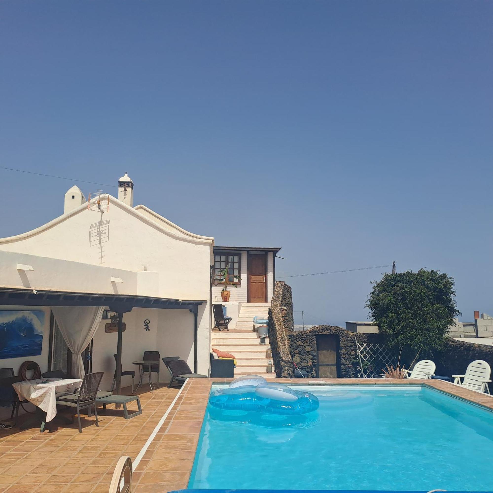לינה וארוחת בוקר Tías Tipica Lanzarote House Only Adults מראה חיצוני תמונה