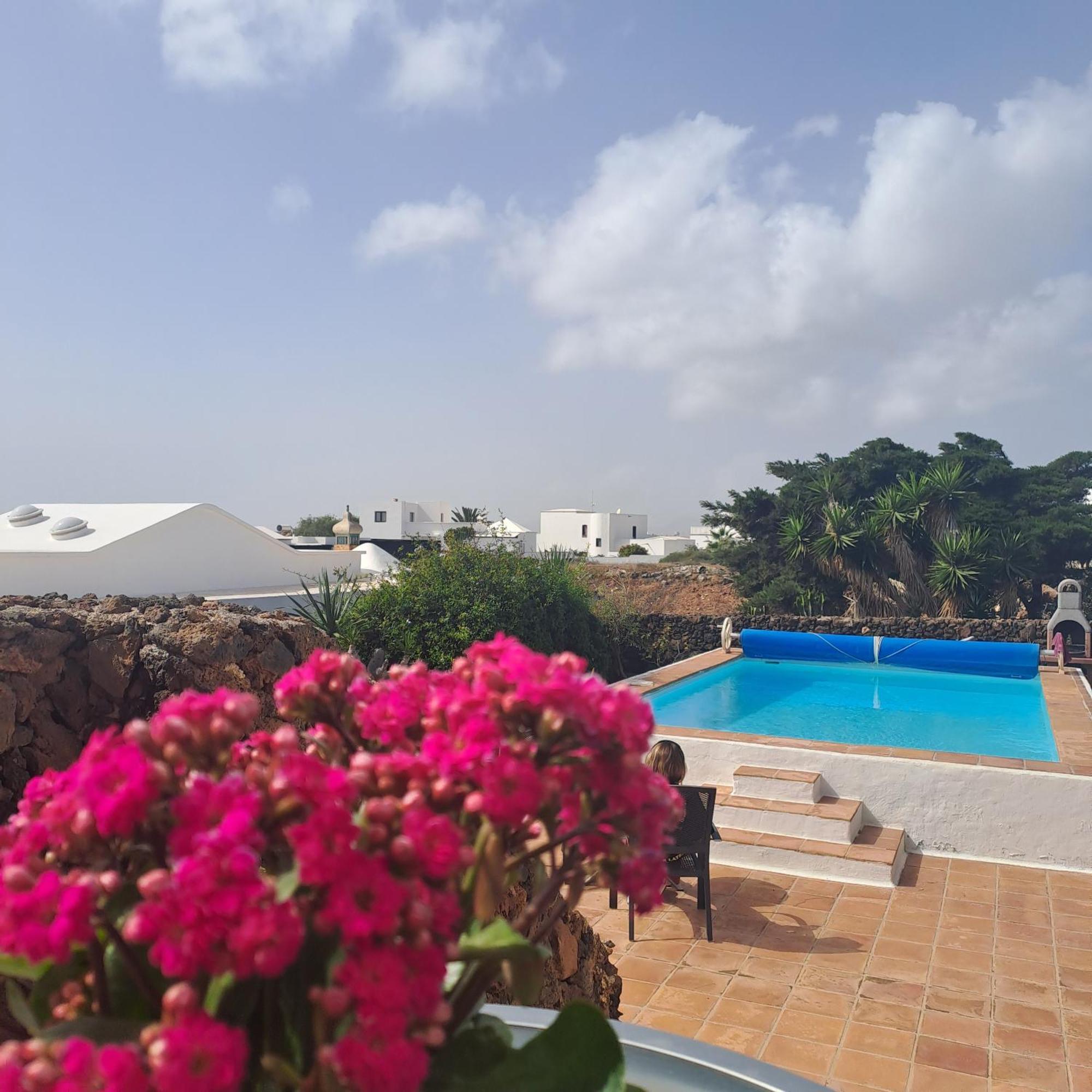לינה וארוחת בוקר Tías Tipica Lanzarote House Only Adults מראה חיצוני תמונה
