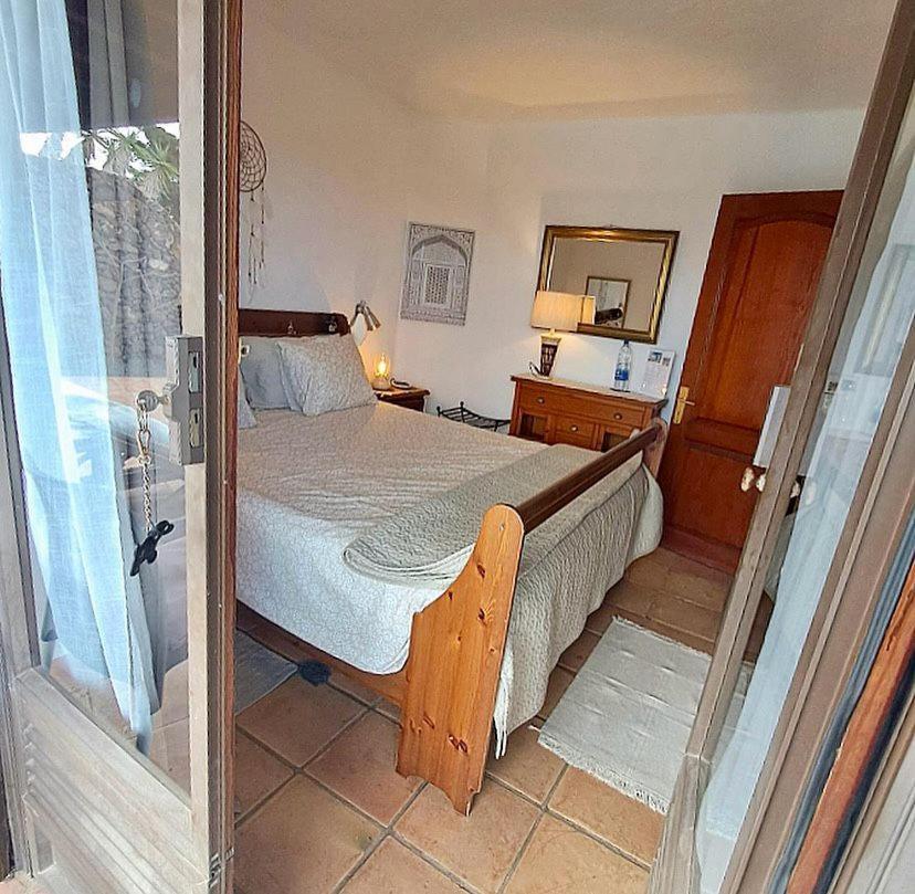 לינה וארוחת בוקר Tías Tipica Lanzarote House Only Adults חדר תמונה
